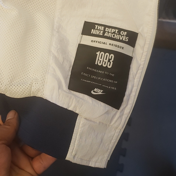 NWT NIKE SPORTWEAR RE-ISSUE MENS JACKET CJ4921-100 - Picture 8 of 11